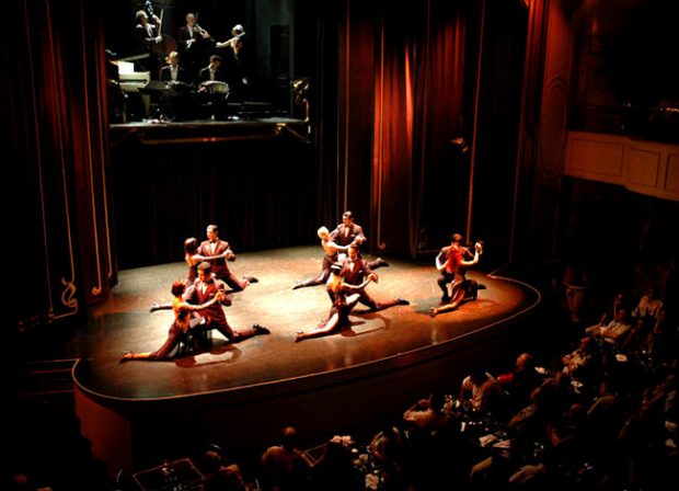 Esquina Carlos Gardel tango show