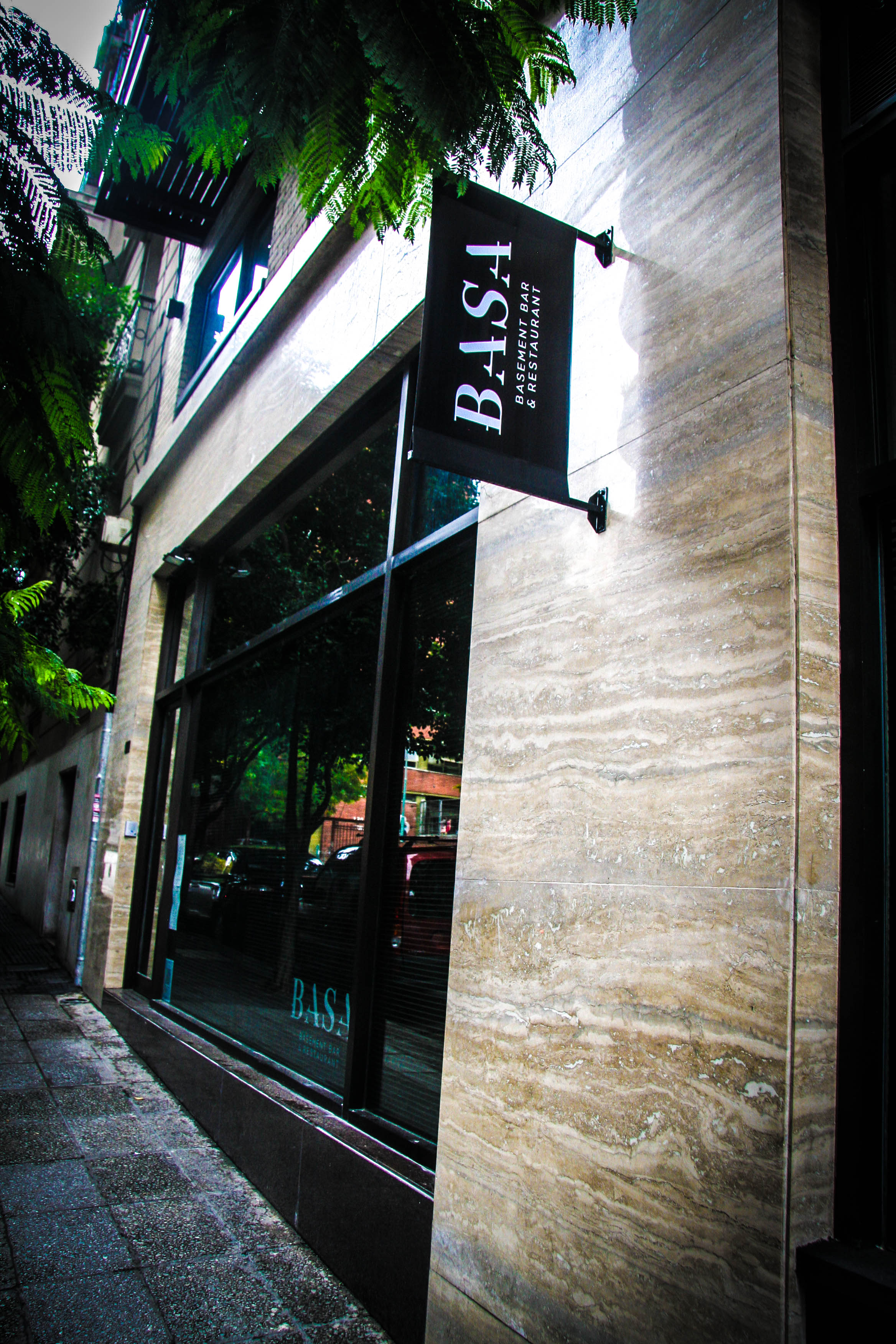 Exterior BASA restaurant in Retiro 