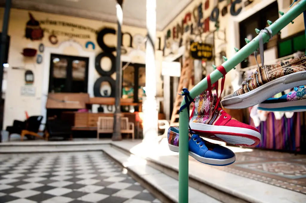 Hidden San Telmo shops in old mansion