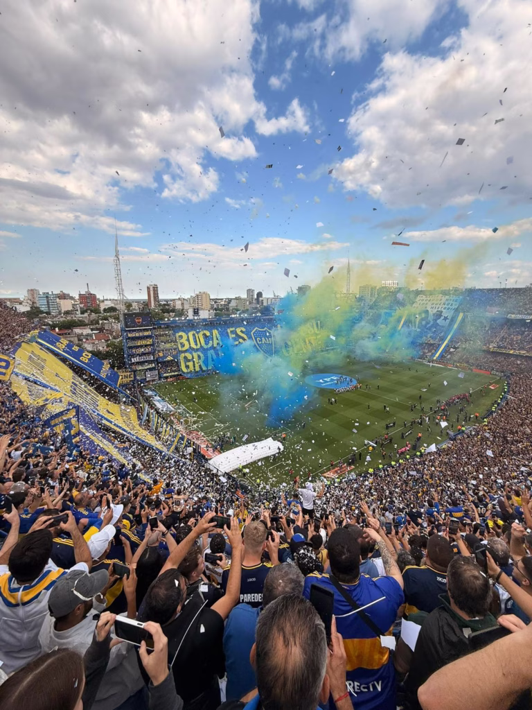 La Bombonera pregame craziness, upper tier corner view point